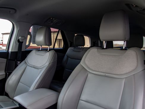 Used 2025 Ford Explorer Active w/ Active Comfort Package image 24