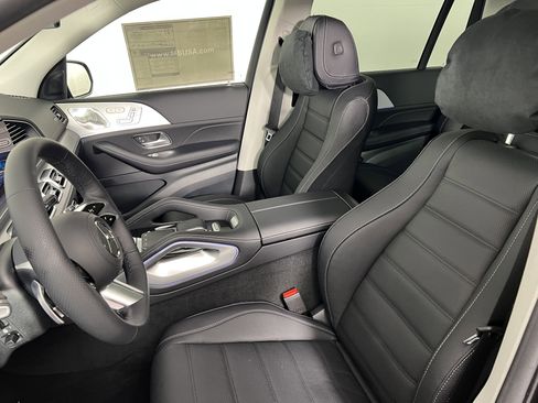 New 2026 Mercedes-Benz GLS 450 4MATIC image 17