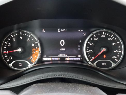 Used 2015 Jeep Renegade Trailhawk w/ Popular Equipment Group AWD/4WD image 28