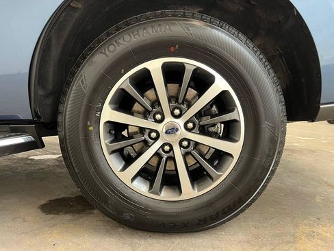 Used 2020 Ford Expedition XLT w/ Equipment Group 202A AWD/4WD image 33