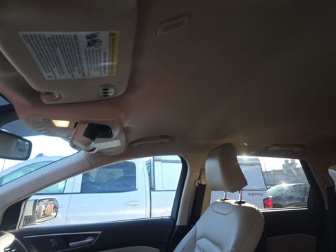 Used 2024 Ford Edge SEL w/ Convenience Package image 7