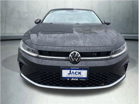Used 2025 Volkswagen Jetta SE w/ Sunroof Package FWD image 10