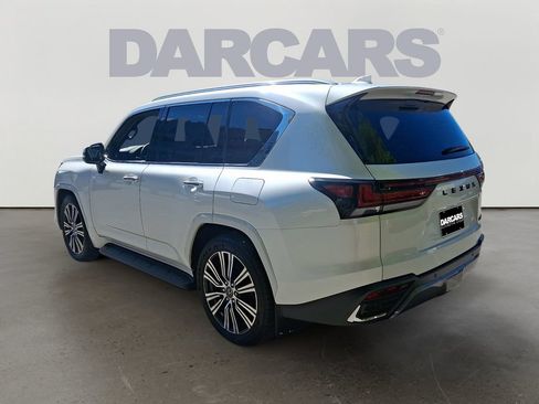 Used 2025 Lexus LX 600 4WD w/ Accessory Package (2T) image 4