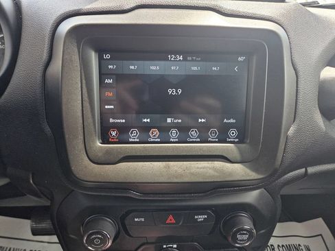 Used 2020 Jeep Renegade Trailhawk w/ Cold Weather Group AWD/4WD image 26