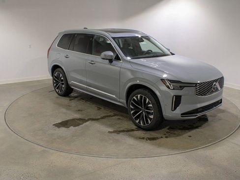 New 2026 Volvo XC90 B5 Plus w/ Protection Package image 8