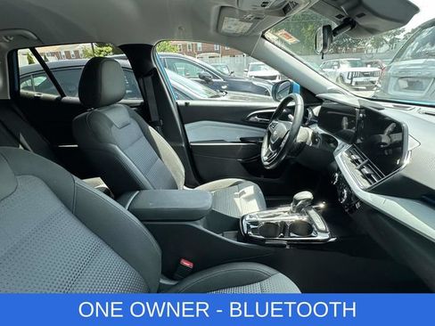 Used 2025 Chevrolet Trax LT w/ Driver Confidence Package FWD image 2