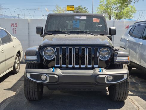 Used 2023 Jeep Wrangler Unlimited Sahara w/ Cold Weather Group image 21