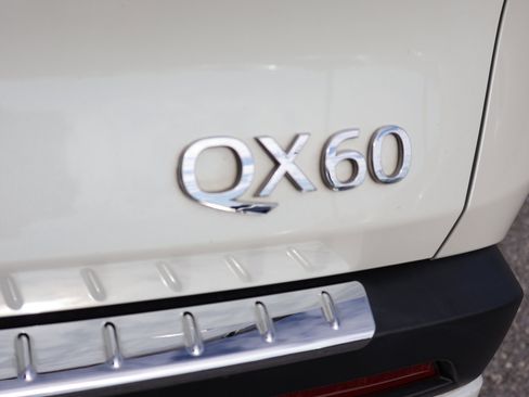 Certified 2023 INFINITI QX60 Luxe w/ Cargo Package image 9