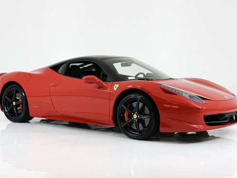 Used 2015 Ferrari 458 Italia Coupe RWD image 8