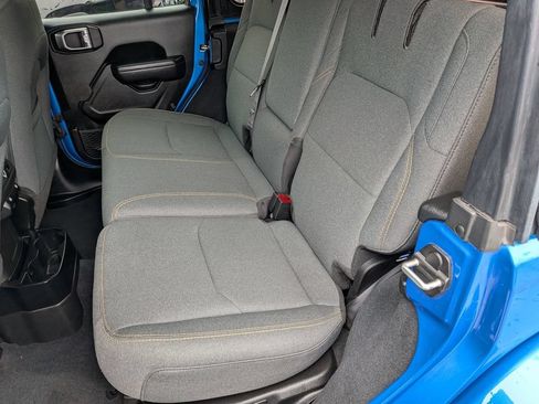 Used 2024 Jeep Wrangler Unlimited w/ Convenience Group AWD/4WD image 21