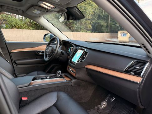 Used 2023 Volvo XC90 T8 Plus image 34