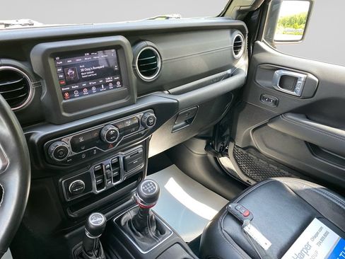 Used 2021 Jeep Wrangler Unlimited Sahara w/ Dual Top Group AWD/4WD image 32