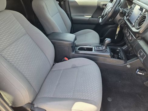 Used 2022 Toyota Tacoma SR RWD image 15