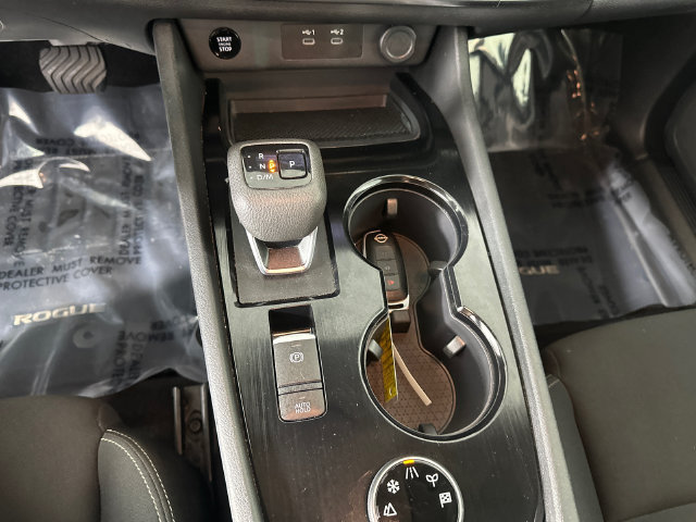 Used 2024 Nissan Rogue S AWD/4WD image 14