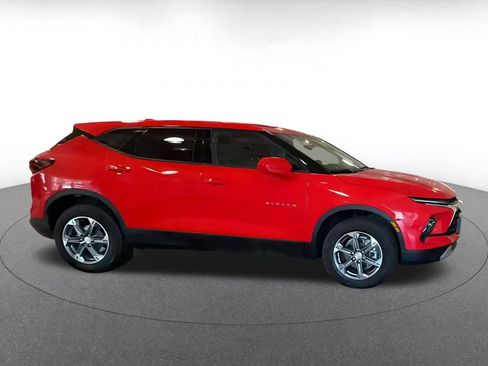 Used 2026 Chevrolet Blazer LT AWD/4WD image 16