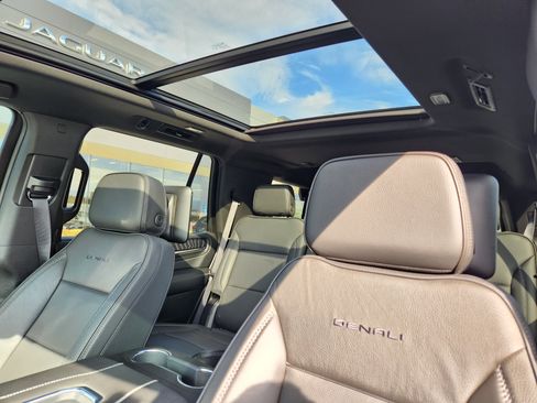 Used 2023 GMC Yukon Denali image 11
