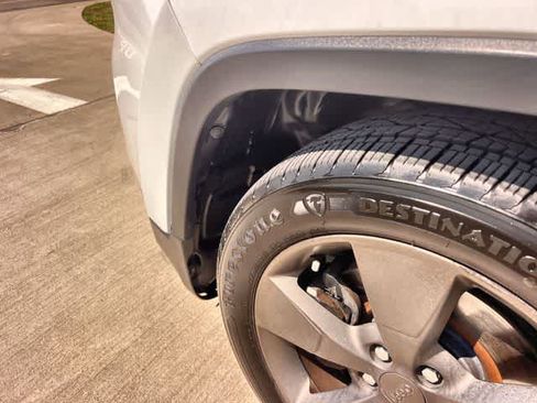 Used 2016 Jeep Cherokee 75th Anniversary FWD image 23