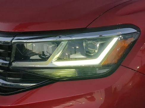 Certified 2022 Volkswagen Atlas SE w/ Panoramic Sunroof Package image 7