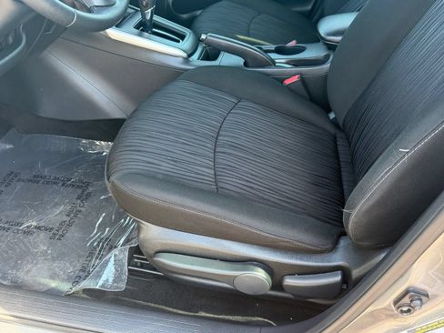 Used 2019 Nissan Sentra SV FWD image 14