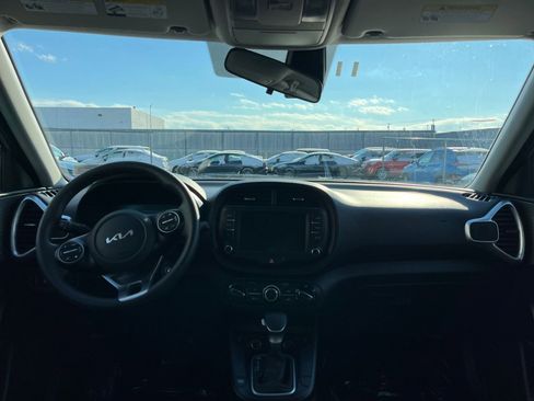 Used 2025 Kia Soul LX w/ LX Technology Package image 31