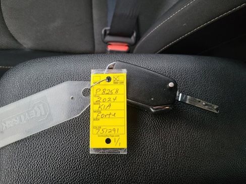 Used 2024 Kia Forte LXS image 22