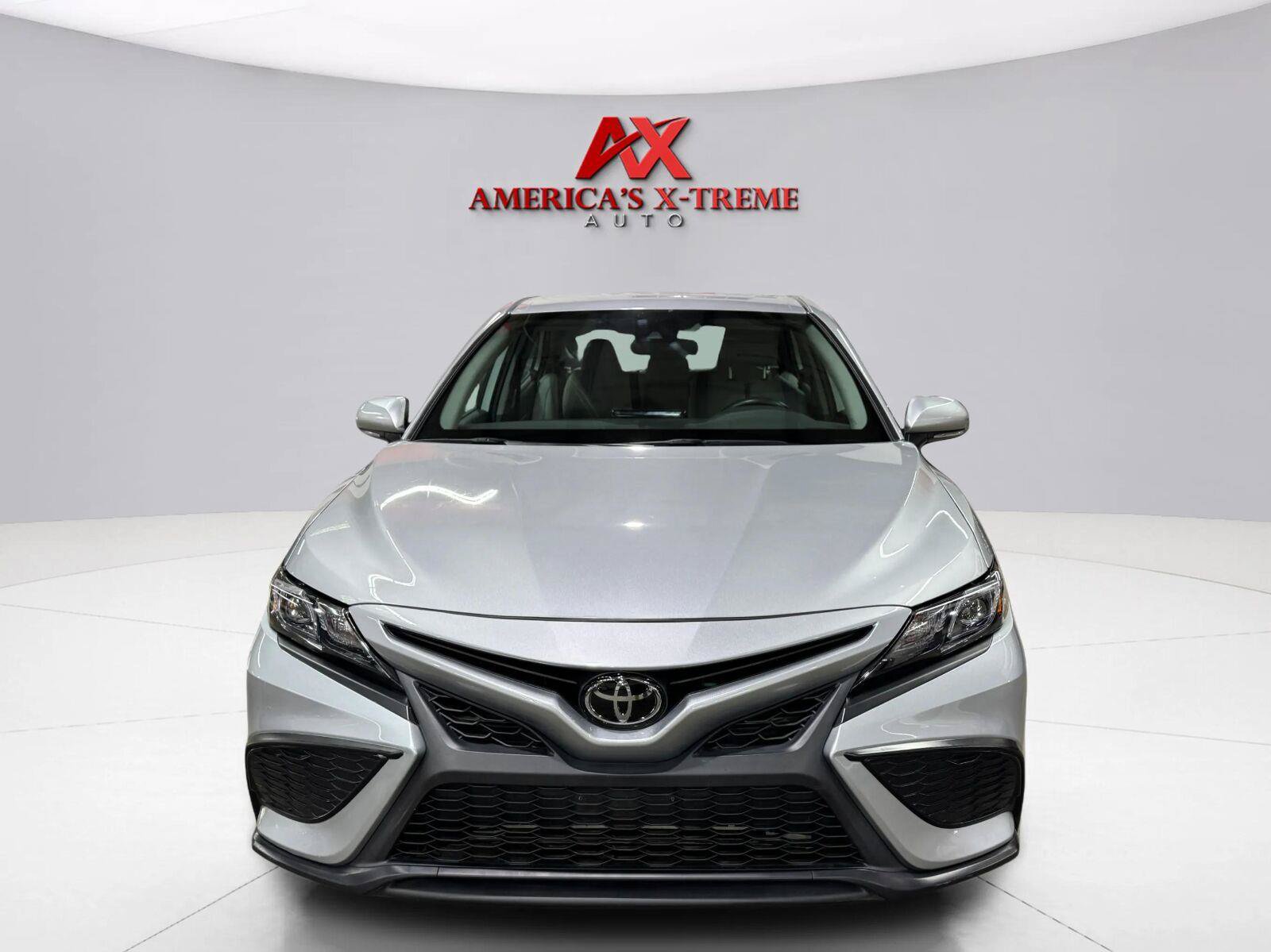 Used 2023 Toyota Camry SE AWD/4WD image 2