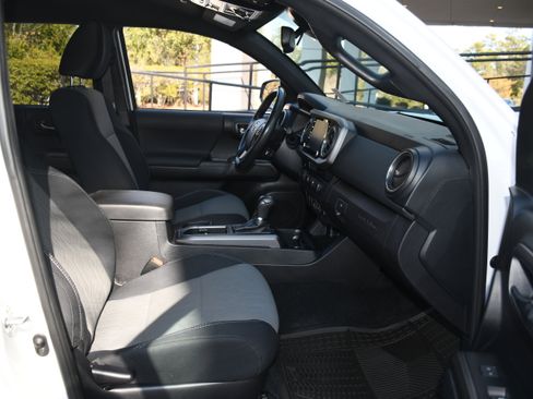 Used 2021 Toyota Tacoma TRD Off-Road w/ Technology Package image 20