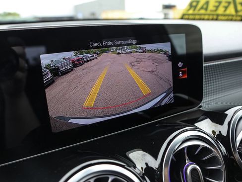 Used 2021 Mercedes-Benz GLB 250 image 45