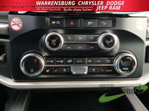 Used 2024 Ford Expedition XLT image 25