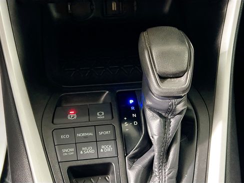 Used 2021 Toyota RAV4 XLE image 25