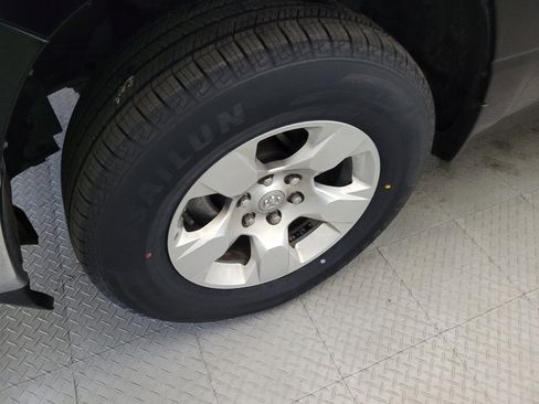 Used 2022 RAM 1500 Big Horn AWD/4WD image 31