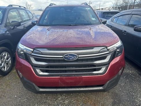 Used 2025 Subaru Forester Premium image 4