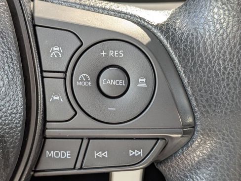 Used 2025 Toyota Corolla LE FWD image 16