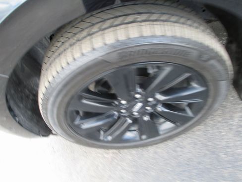 Used 2022 Lincoln Navigator Reserve image 10