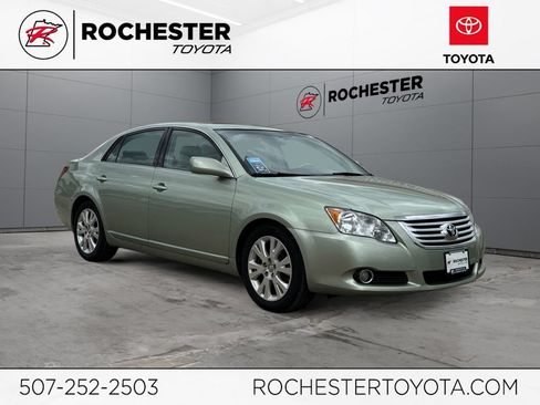 Used 2009 Toyota Avalon XLS FWD image 1