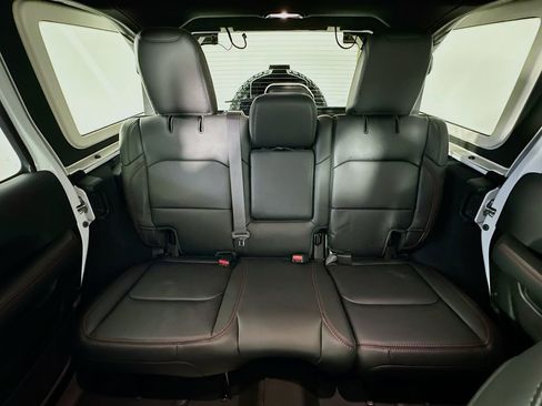 New 2026 Jeep Wrangler Unlimited Rubicon AWD/4WD image 10