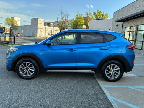 Used 2017 Hyundai Tucson SE AWD/4WD image 3