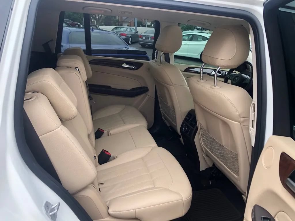 Used 2018 Mercedes-Benz GLS 450 4MATIC image 25
