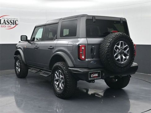 Used 2024 Ford Bronco Badlands image 8