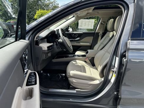 Certified 2023 Lincoln Corsair AWD w/ Equipment Group 101A image 19