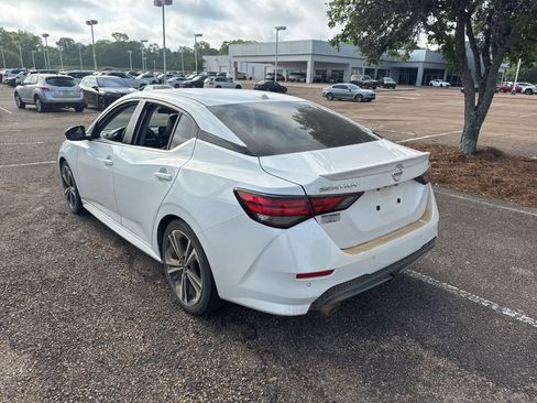 Used 2023 Nissan Sentra SR w/ SR Premium Package image 7