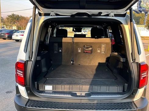 Used 2025 Toyota Land Cruiser Base image 37