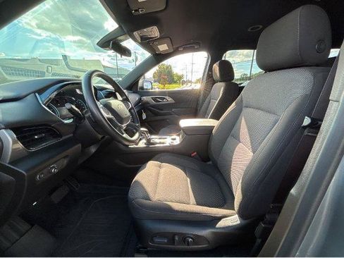 Used 2023 Chevrolet Traverse LT w/ LPO, Floor Liner Package AWD/4WD image 17