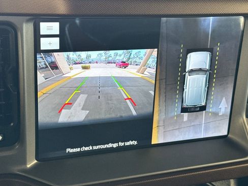 Used 2023 Ford Bronco Outer Banks image 19