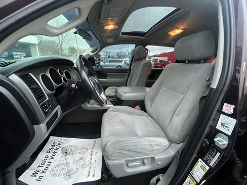 Used 2017 Toyota Sequoia SR5 image 13