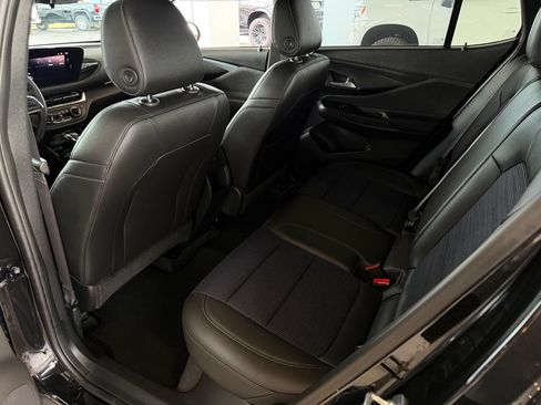 Used 2025 Buick Envista Preferred w/ Convenience I Package FWD image 14