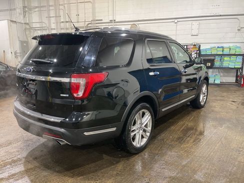 Used 2018 Ford Explorer Limited w/ Equipment Group 301A AWD/4WD image 4