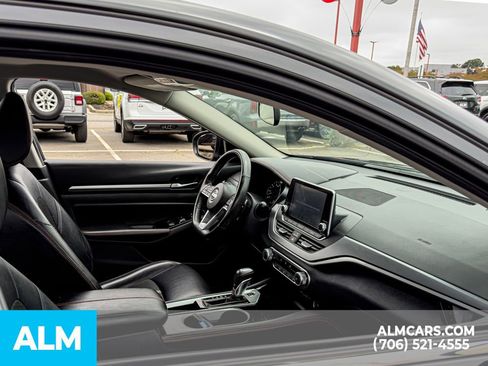 Used 2024 Nissan Altima 2.5 SR FWD image 16