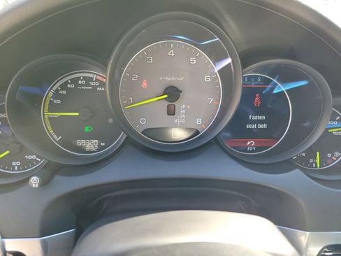 Used 2018 Porsche Cayenne S image 19