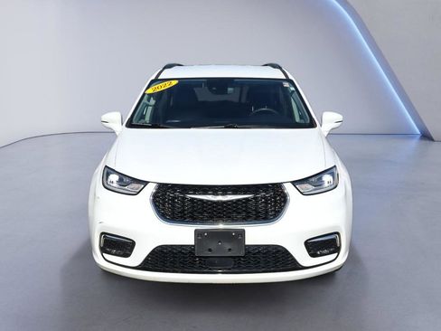 Used 2022 Chrysler Pacifica Touring-L FWD image 10